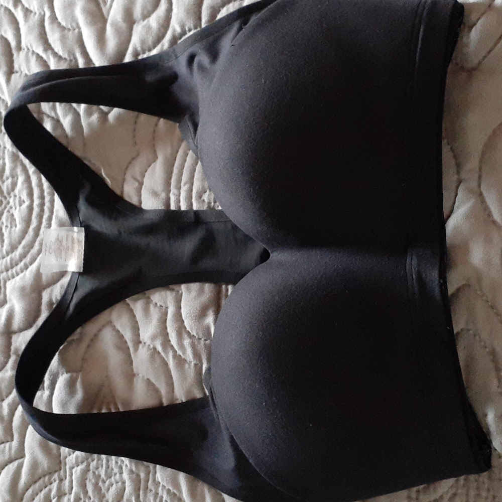 Calia by Carrie Underwood sports bra
